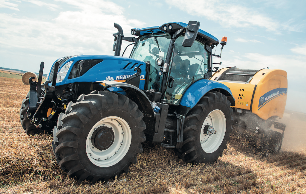 New Holland T6.