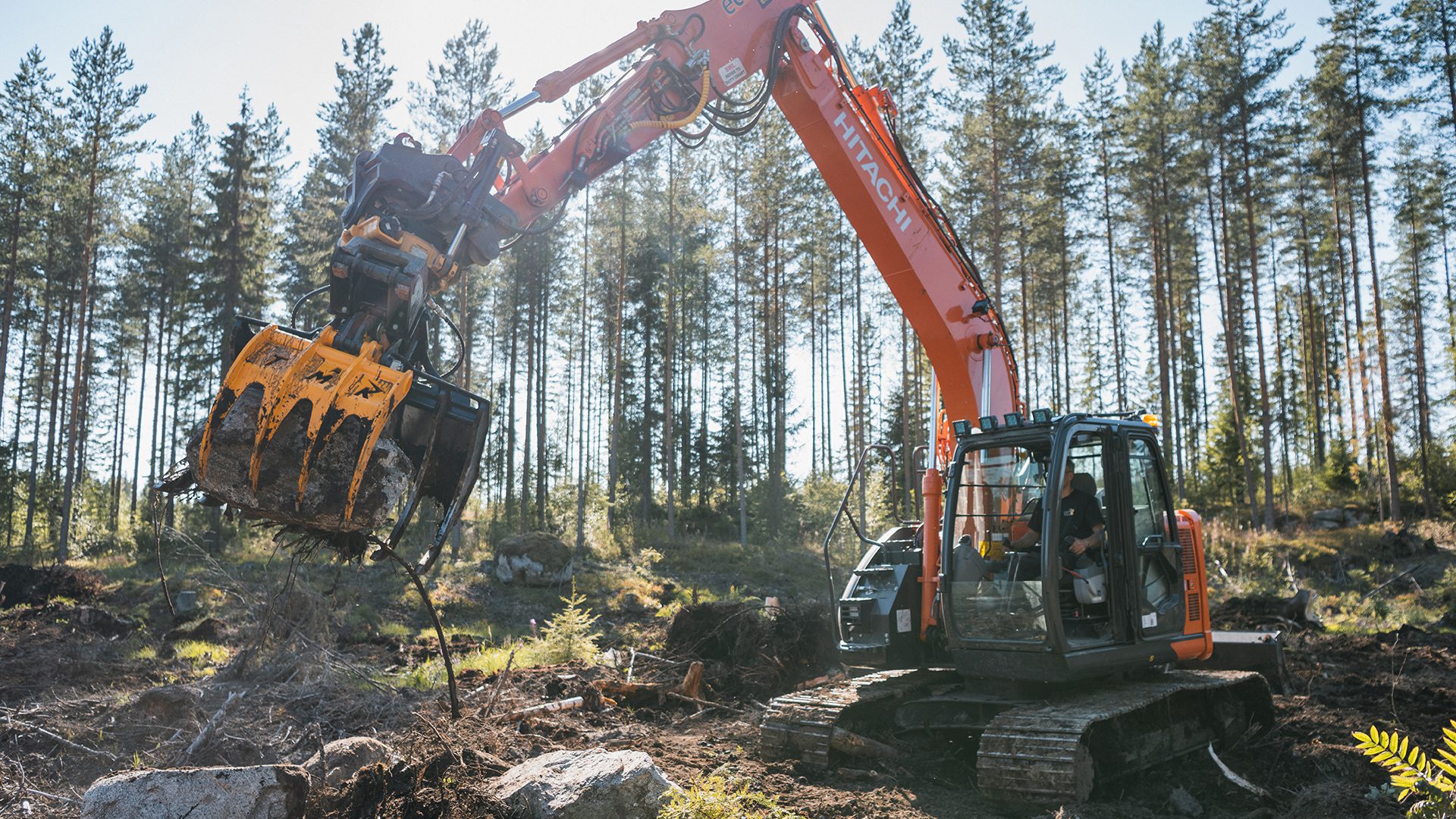 TMK produce anche pinze multiuso che spaziano dal forestale alla demolizione